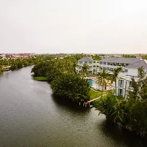 Hotel Moodhoian Riverside &